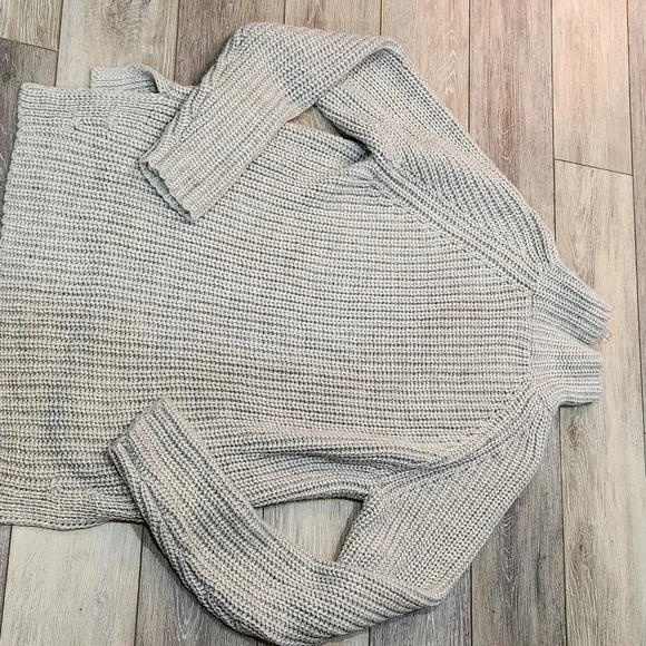 Karl Lagerfield light grey turtleneck long sleeve hi low knit wool blend sweater - Picture 6 of 9